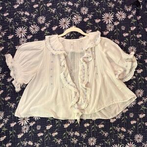 DOEN White Ruffled Women's blouse